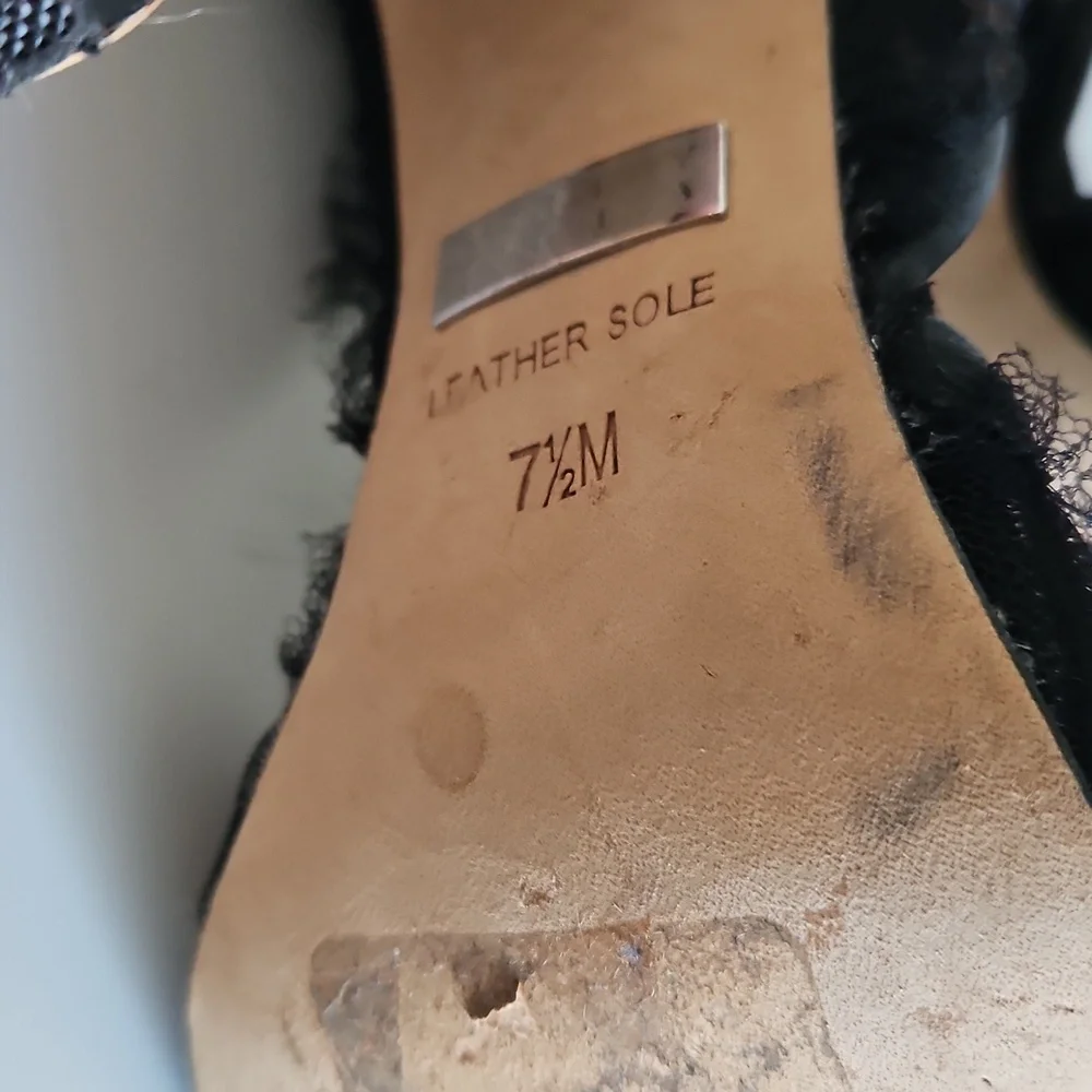 Badgley Mischka Women Heels size 7.5 Black 4.5 Inch Heel Pumps - Picture 8 of 8